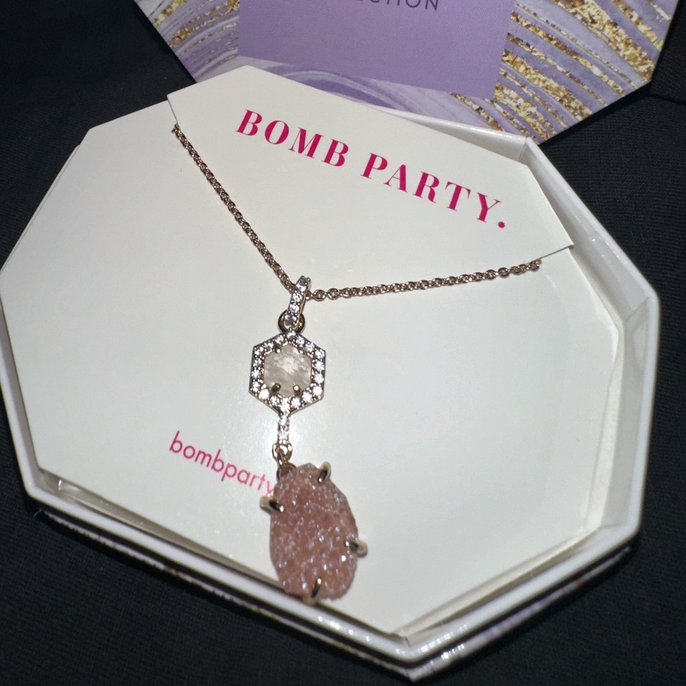 Bomb party iclandic dreams necklace